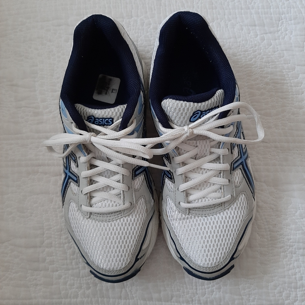 Gently used Asics Gel 180TR